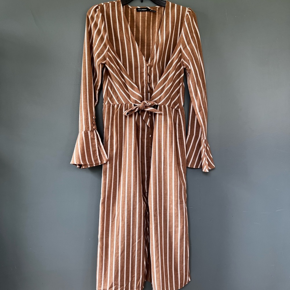 Blu Pepper, size small women’s dress tie front, brown with white stripes